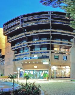 Нова Година 2026 в Merkur Health Resort 3*, Върнячка Баня, 30.12.25-02.01.26