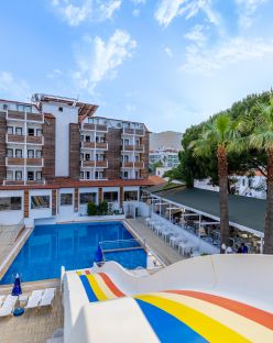 CLUB MUNAMAR BEACH RESORT