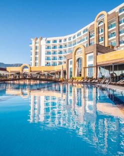 THE LUMOS DELUXE RESORT HOTEL