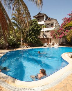 LANGI LANGI BEACH BUNGALOWS