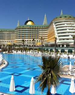 DELPHIN IMPERIAL