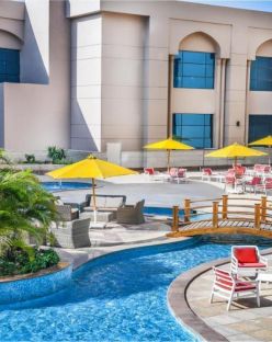 Pyramids Park Resort Cairo или подобен