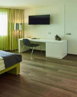 Roomz Vienna Superior или подобен