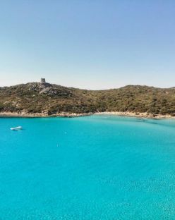 Почивка в тюркоазена Сардиния - полет от София