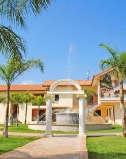 CLUB ESSE AQUILIA